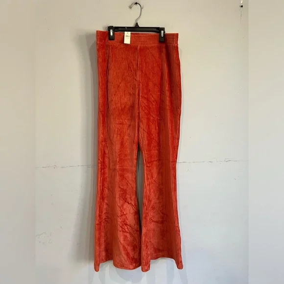 NWT Aerie flare groove on velour flare pants - Picture 2 of 4